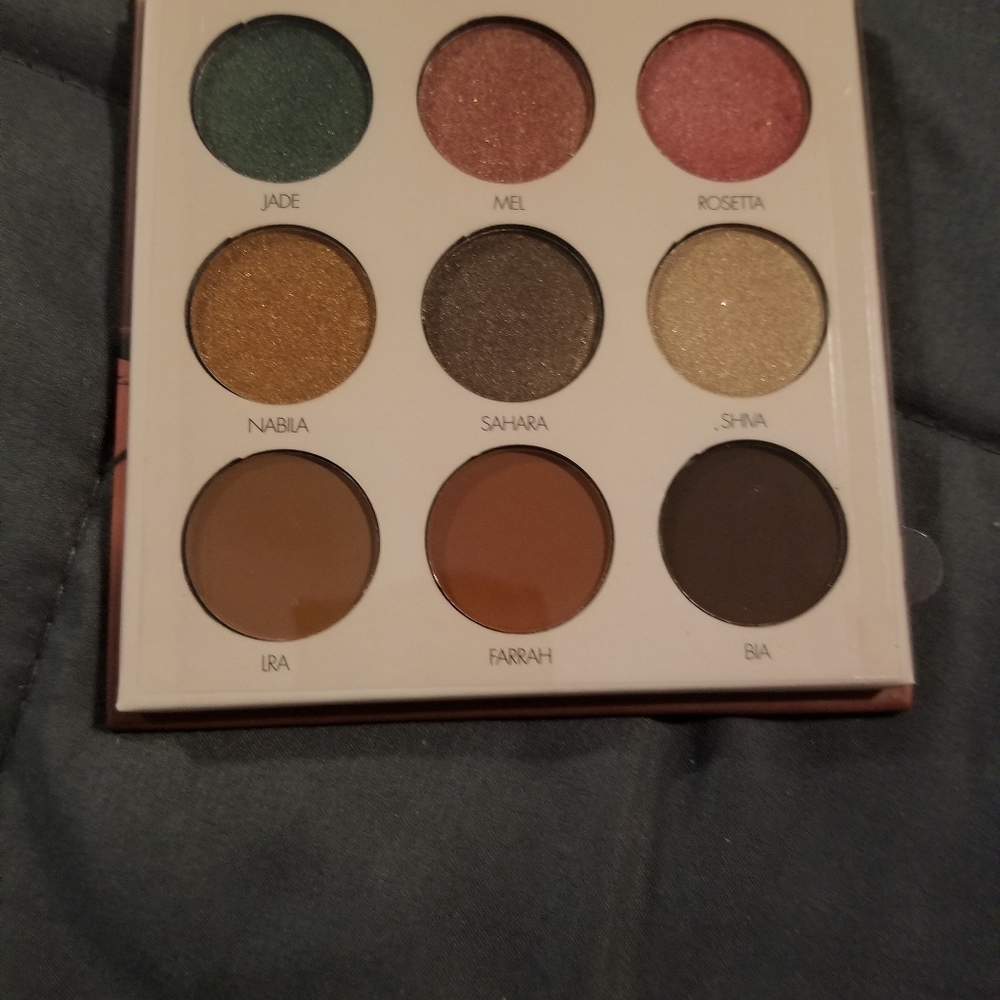 Assorted Makeup. - Picture 9 of 15